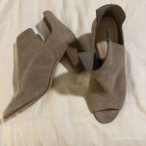 Super cute & comfy Steve Madden Nello peep toe booties